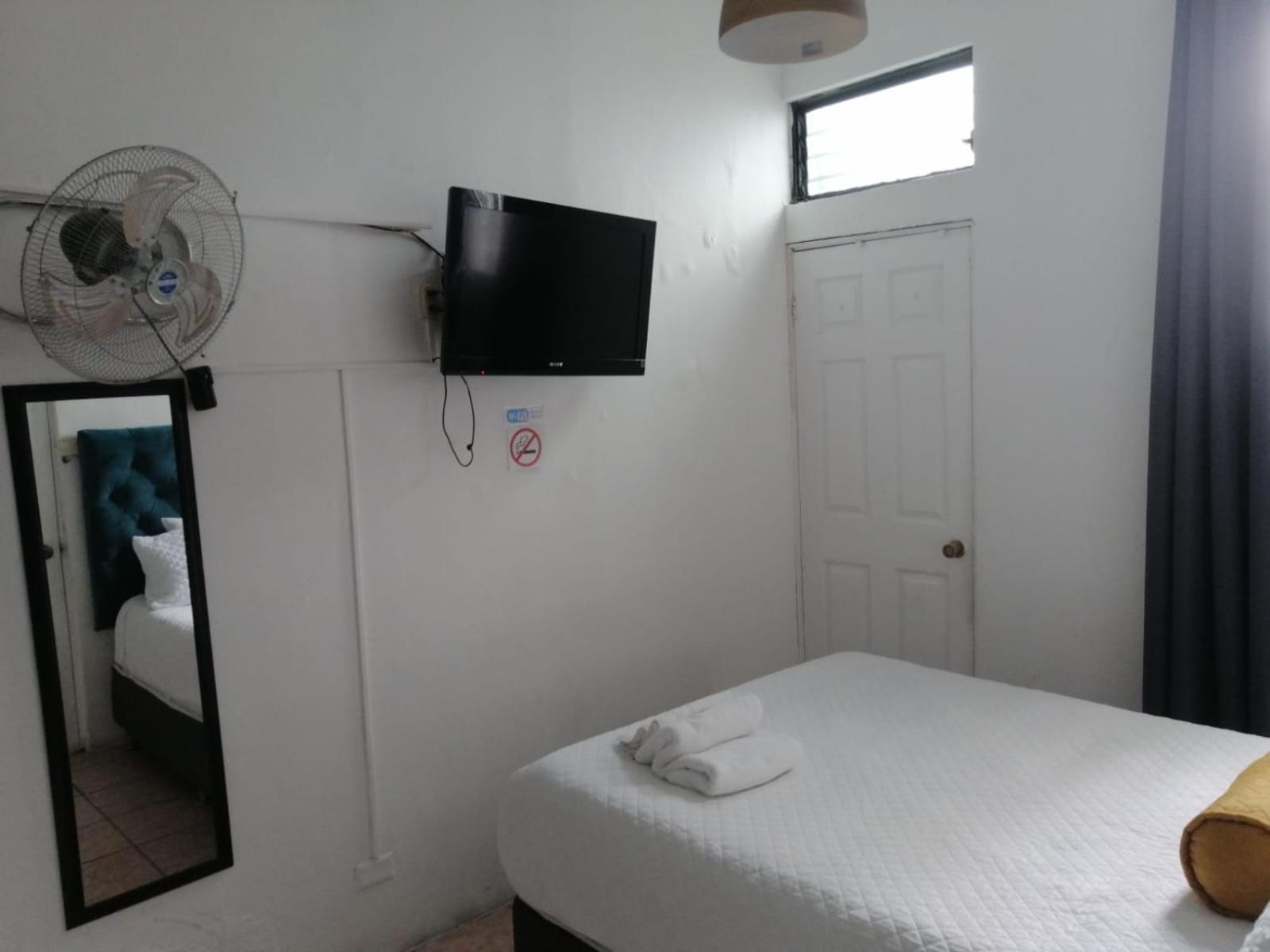 Global Airport Inn Free Shuttle Guatemala City Exterior photo